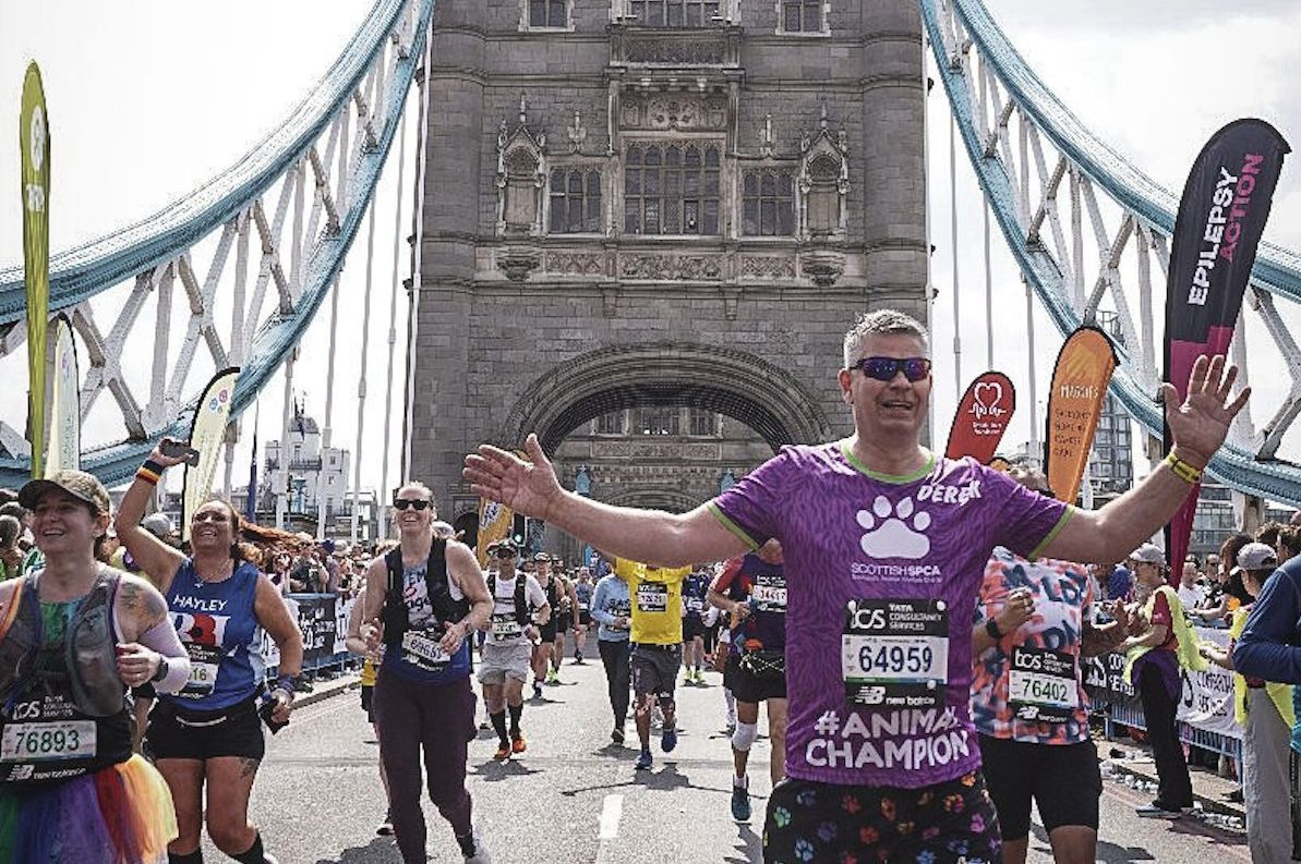 Man running in Scottish SPCA top at London marathon